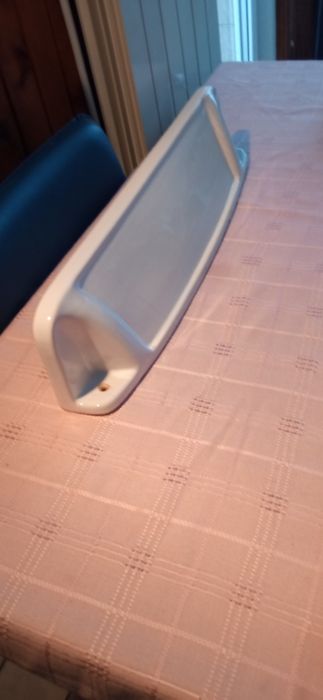 Керамична поличка за баня