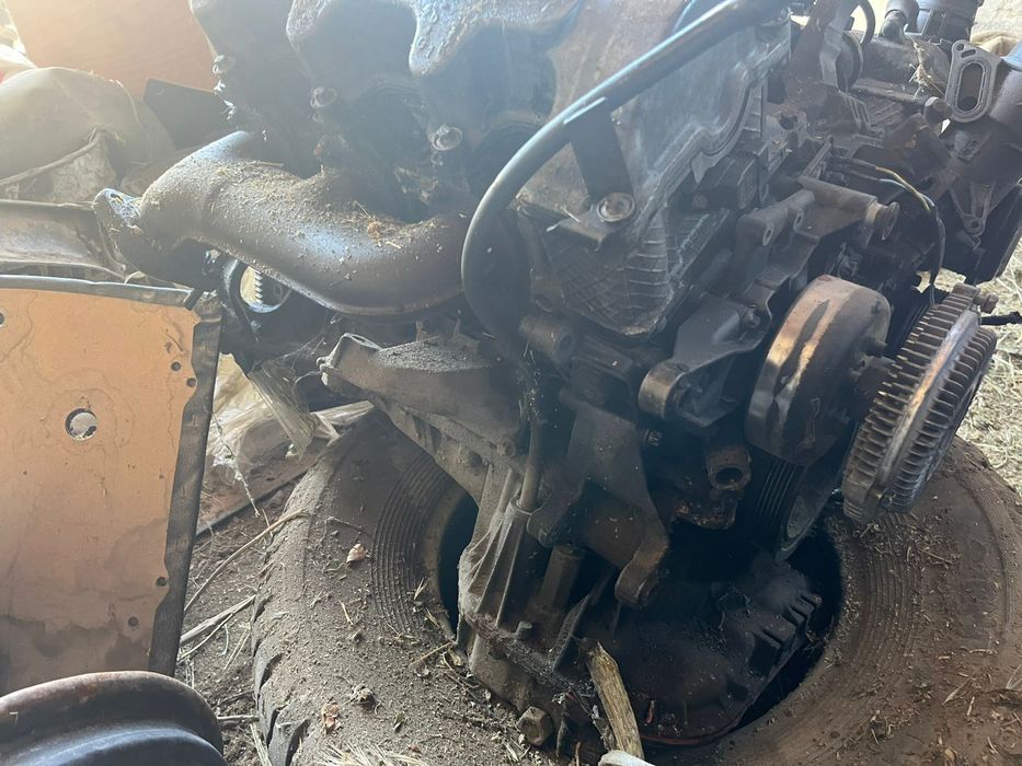 Матор от Мерседес лупарик обем 3.2