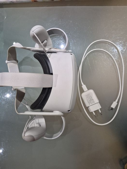 META VR очила . Очила за виртуална реалност