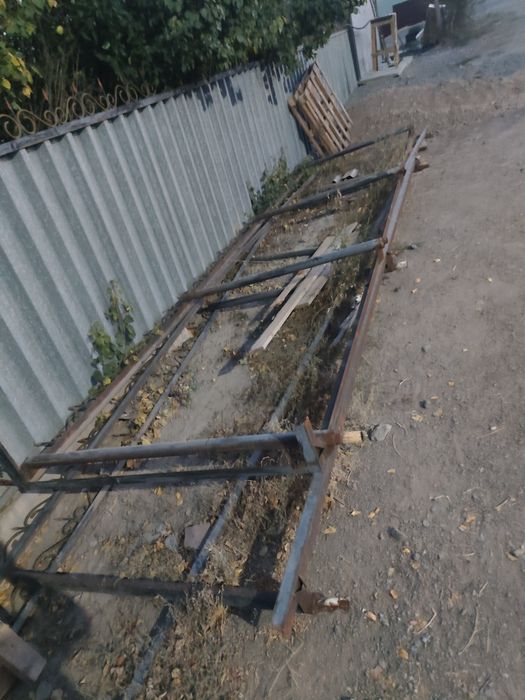 Продам профлист уголок нормальный цена