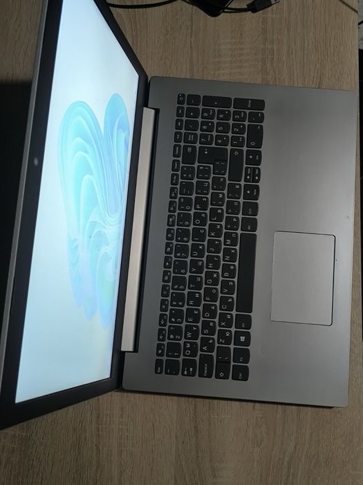 Лаптоп Lenovo i5-8250U