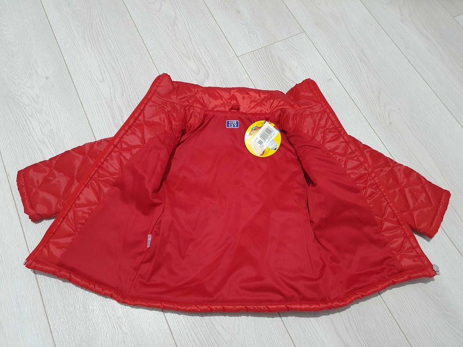 Geacă roşie România 104