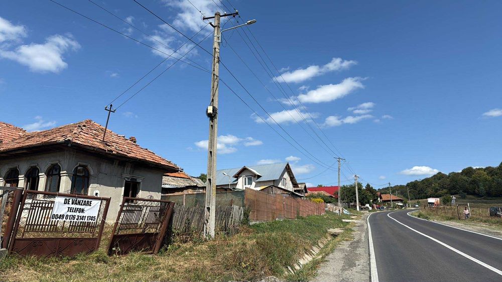 Teren +casă de vânzare