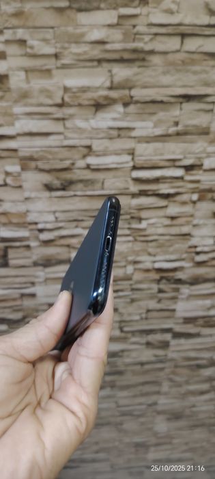 IPhone 11 xamma joyi orginal 250$