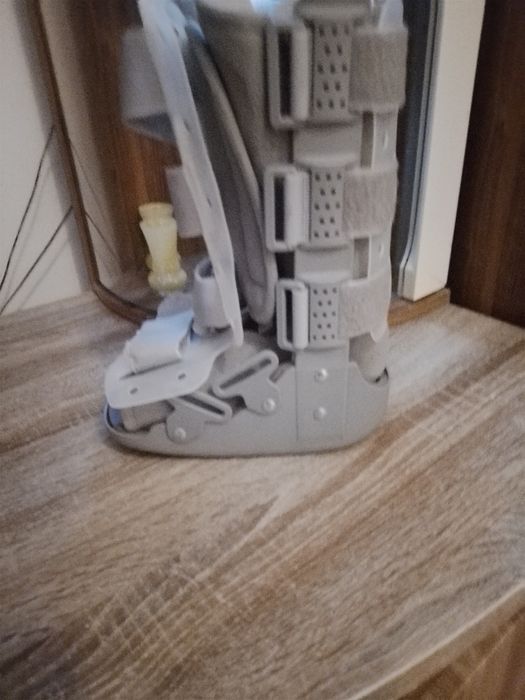 Vând Orteza copil picior drept