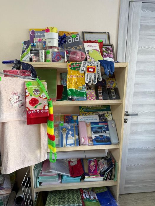 Продам шкафы торговые