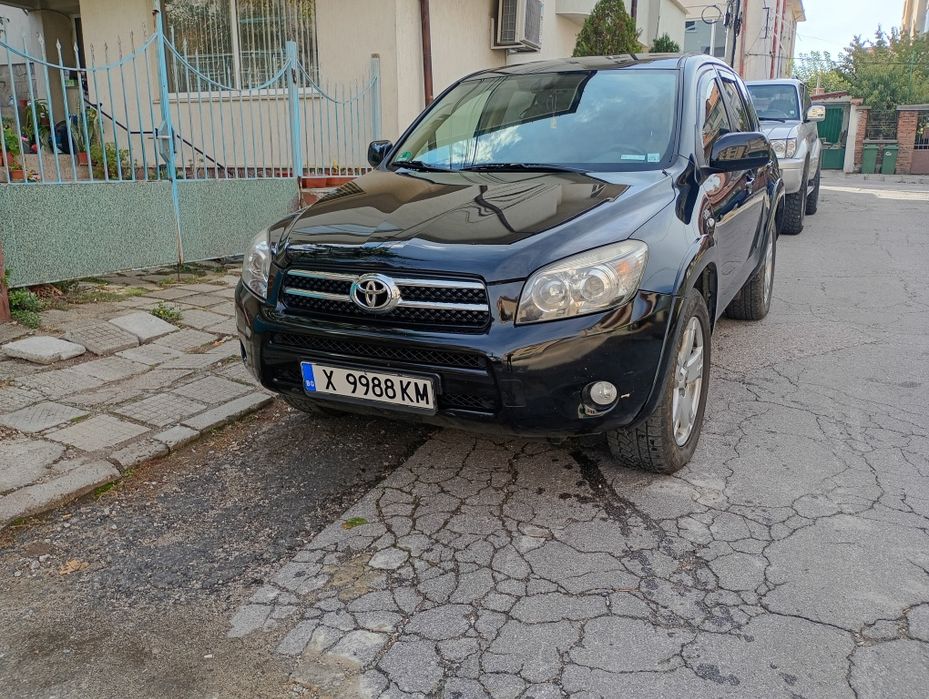Тойота RAV 4 не зарежда