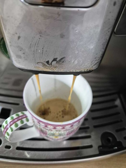 Saeco Xelsis - италиански  модел ,  с БГ меню и кана