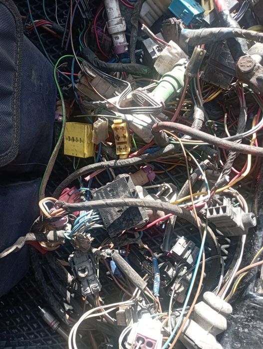 Ауди. 80 б3 б4 блок для предохранителей  и реле