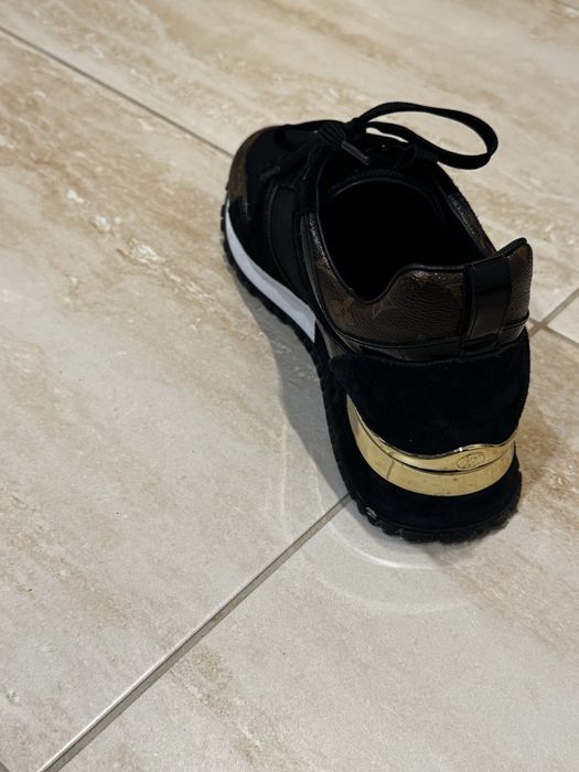 Louis Vuitton Run Away – Monogram / Black