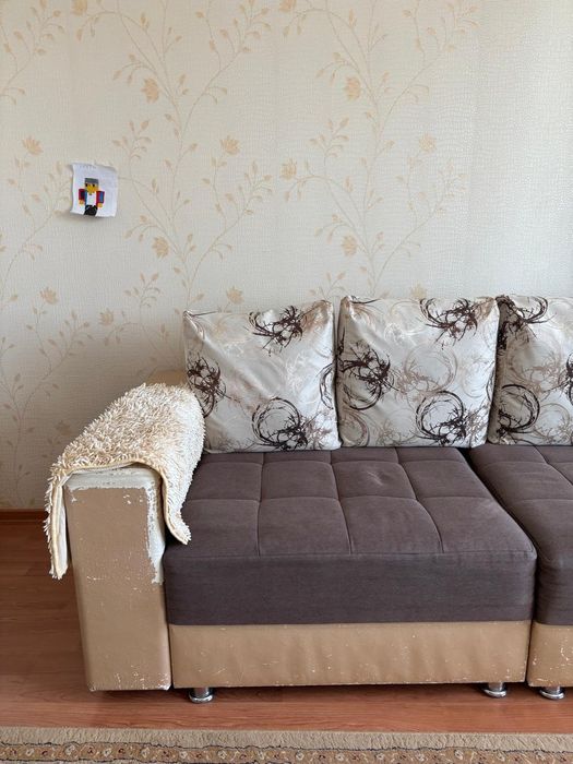 Продам Диван, кресло и пуфик.