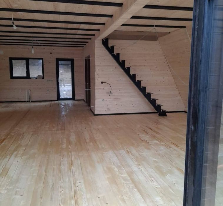 Vând case pe structură din lemn