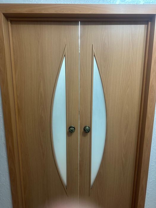 Продам 6 дверей.