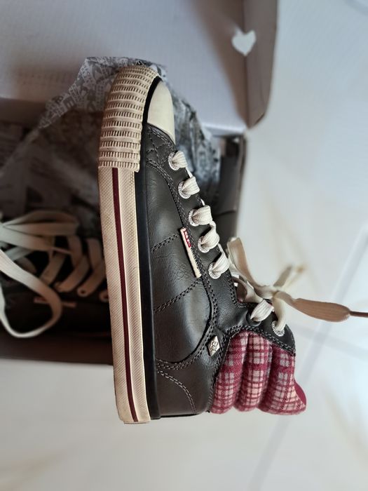 Кецове British knight