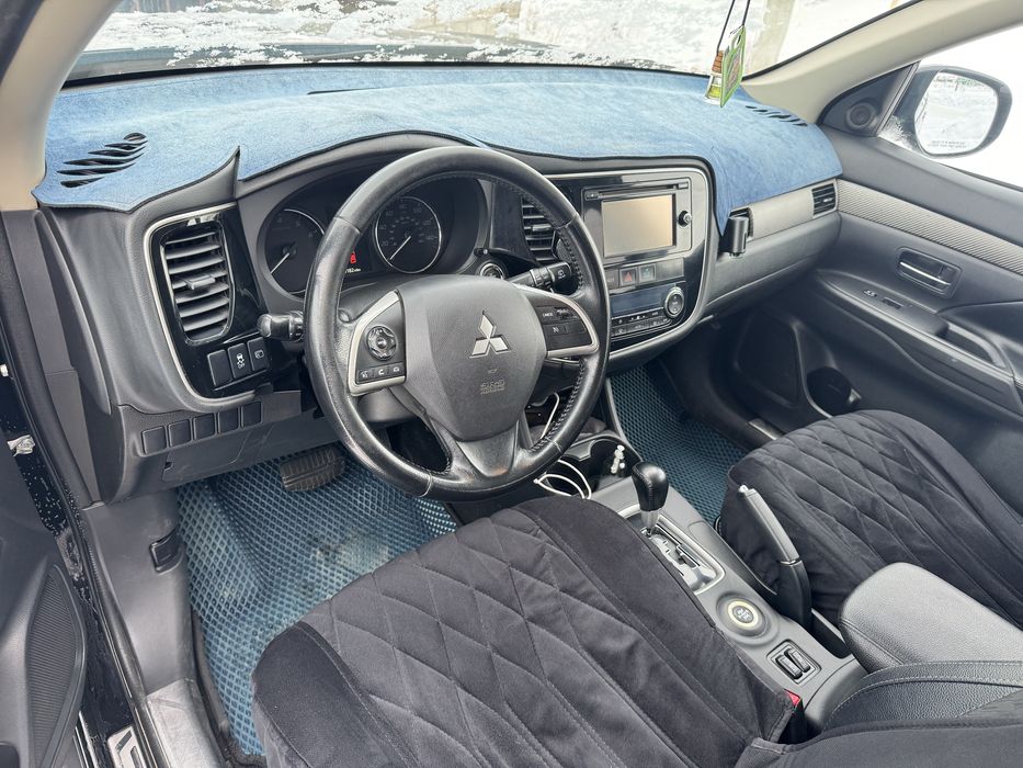 Mitsubishi Outlander 2015год Транзит