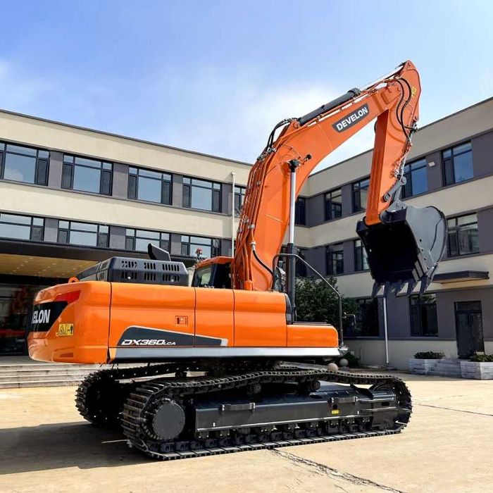DEVELON (DOOSAN) DX360LCA-7M — мощный гусеничный экскаватор