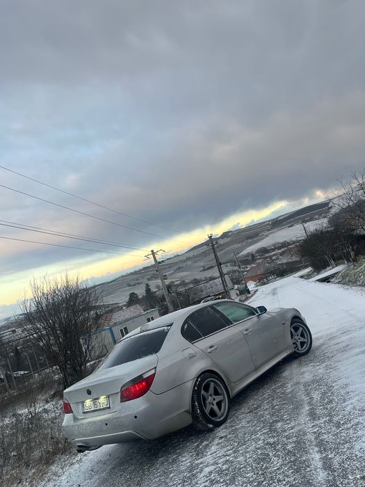 Vând schimb BMW e60 2.5 automat