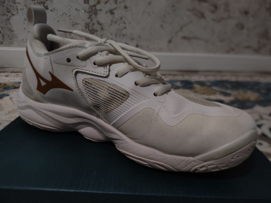 Продам обуви найк и мизуно