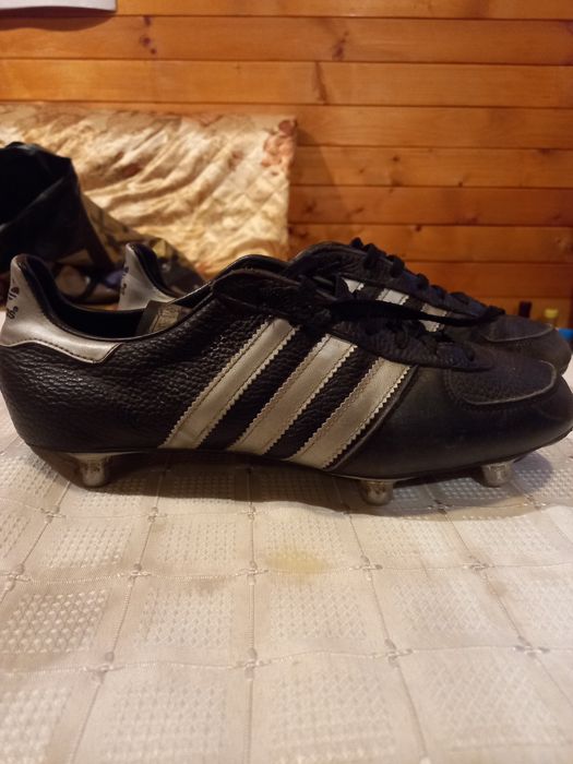 Бутонки на Adidas