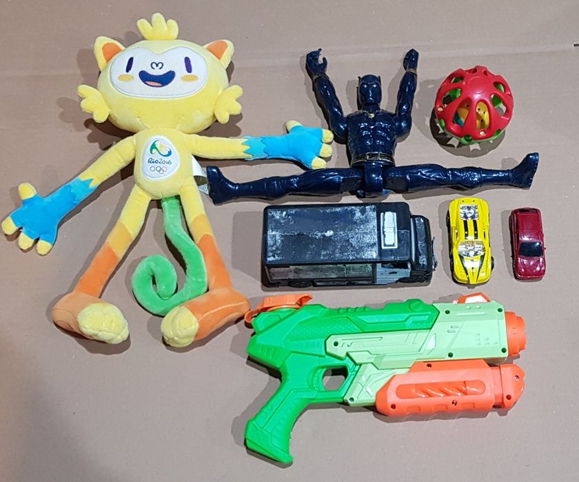 Pachet jucarii black panther