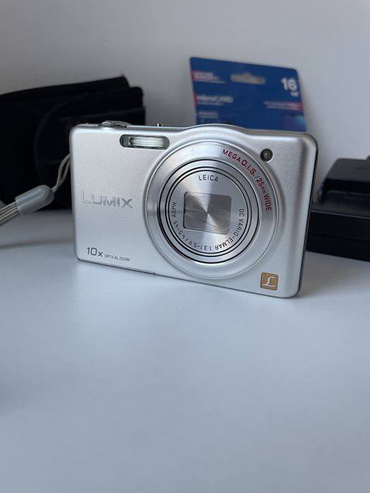 Aparat foto digital PANASONIC Lumix DMC-SZ1 Silver, 16MP, 10X Zoom Wide Angle, 16GB Digital Point and Shoot Camera