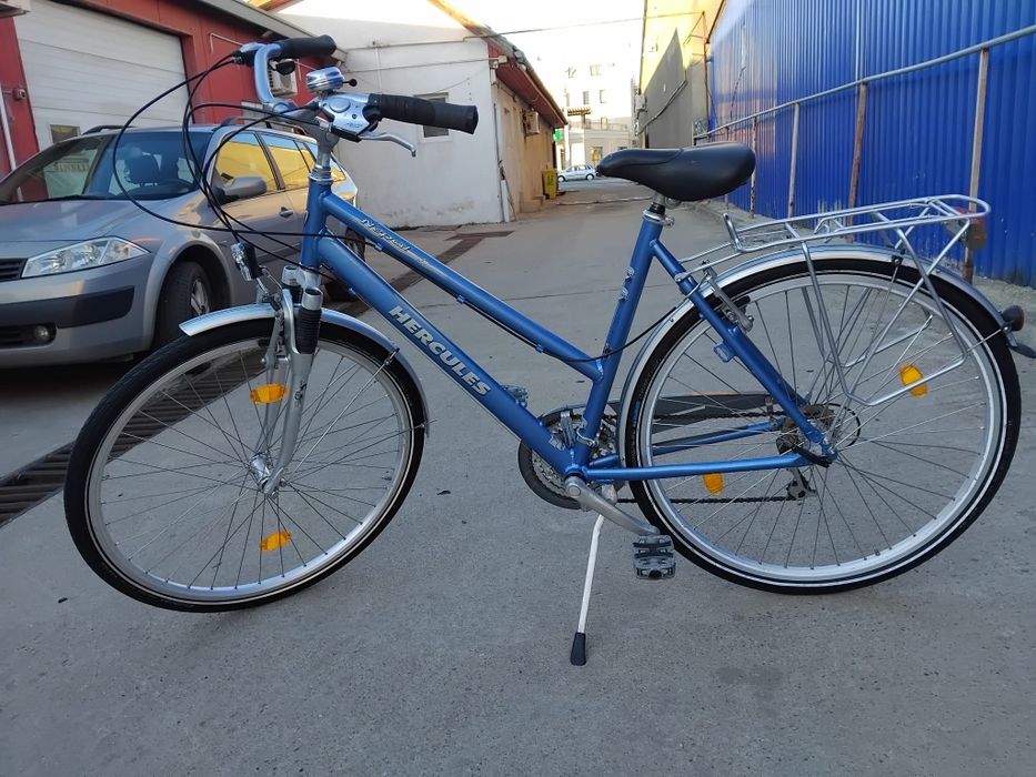 Vând bicicleta din aluminiu pentru damă