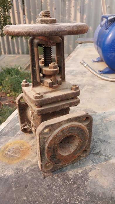 Задвижка стальная