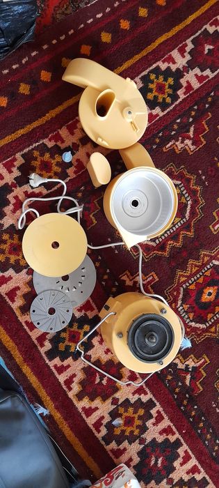 Sariq rangli sok chiqargich .