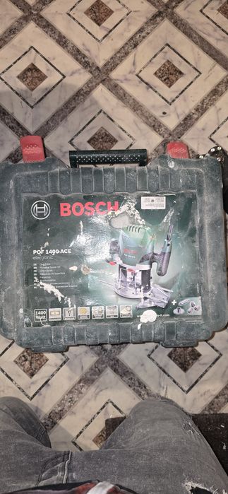 Продам фрезу Bosh 1400
