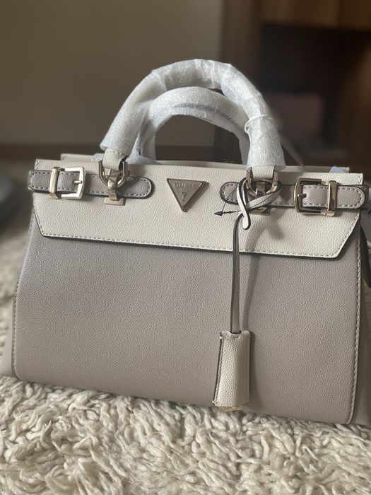 Дамска чанта Guess