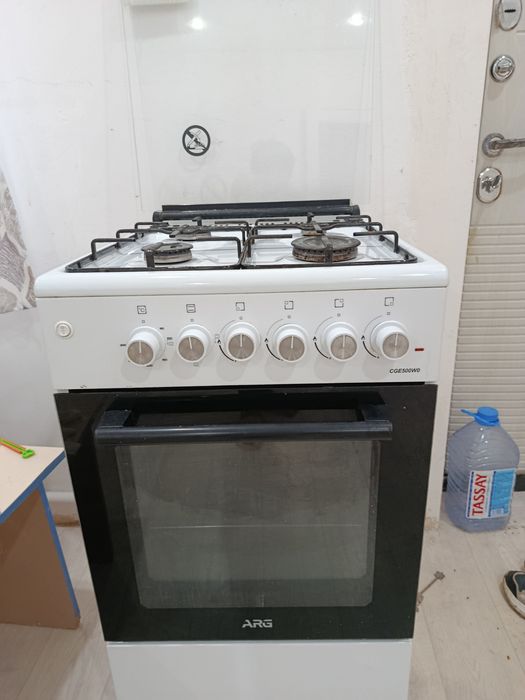 Продам газ плиту