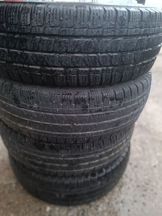 Зимни гуми за бус 215/60/15 C, ДОТ 3020