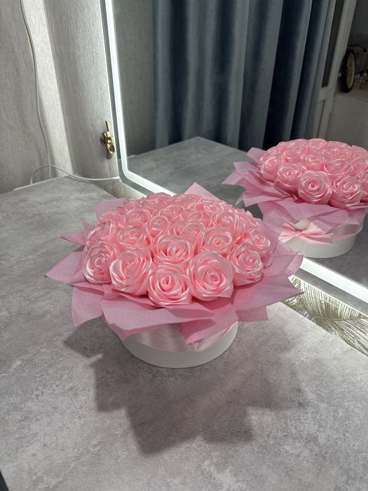 Цветы из ленты сделанно