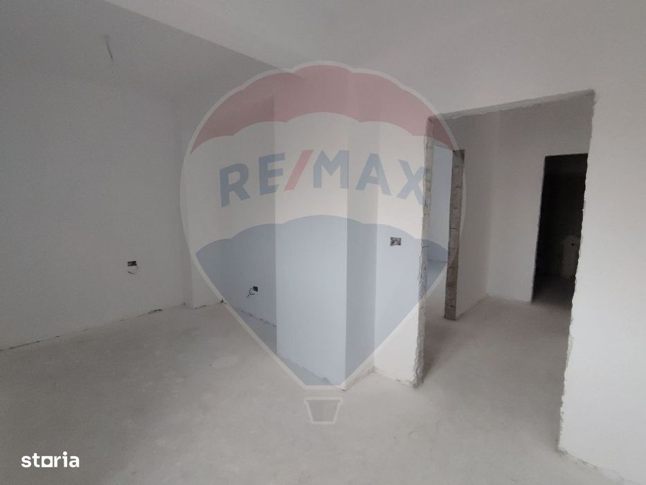 Apartament cu 3 camere ETAJ 2
