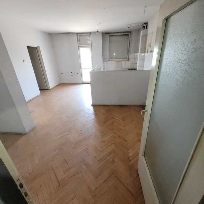 Продава се Тристаен апартамент в Лом - 78 кв.м за 523 €/кв.м - Снимка #5