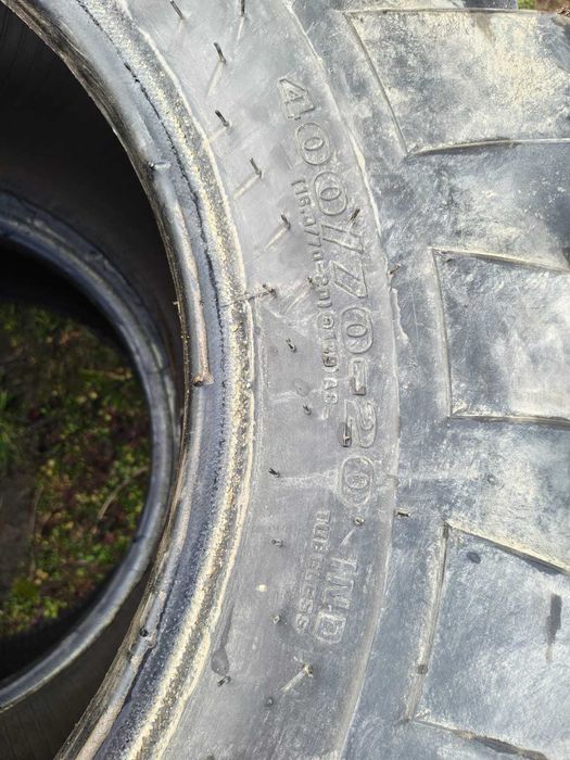 Vand anvelope buldoexcavator 16.9 R28(440/80 R28) si 400/70 R20
