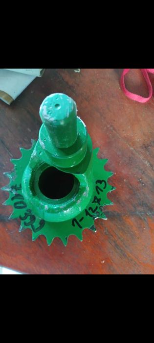 Pinion excentric bielă cuțit combină John Deere