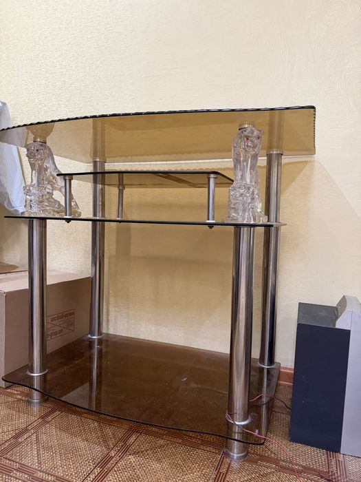 Продам шкаф(шифоньер), стол стеклянный