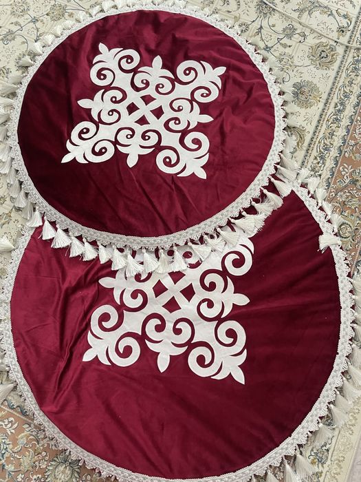 Сырға салуға арналған 2 көрпеше