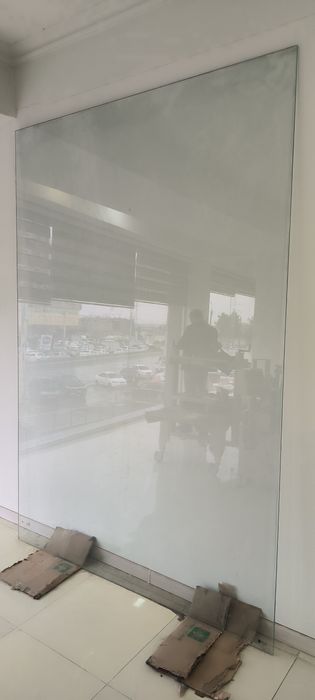 Продается стекло из офиса с самовывозом.