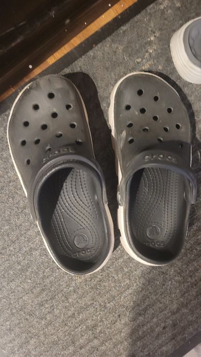 Продам кроксы унисекс размер 39