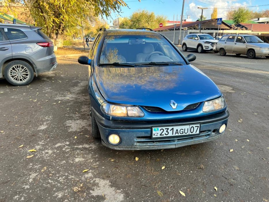 Renault Laguna 2000 года