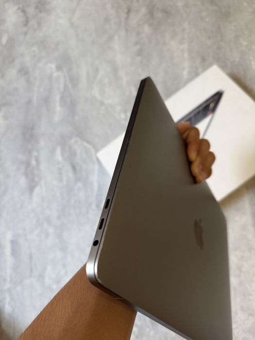 MacBook pro 13 256/8gb