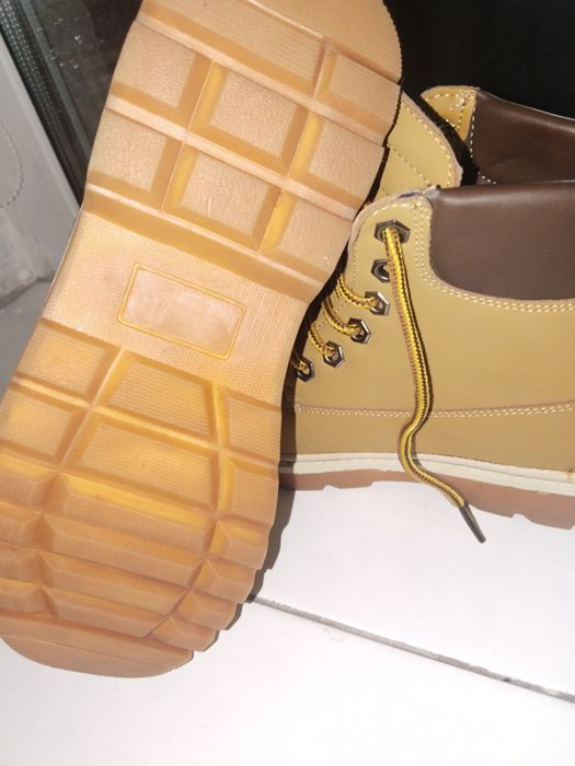 Ботинки  зимние  новые