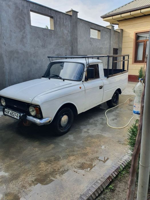 Perashkavoz.  Maskvich  yuk moshina