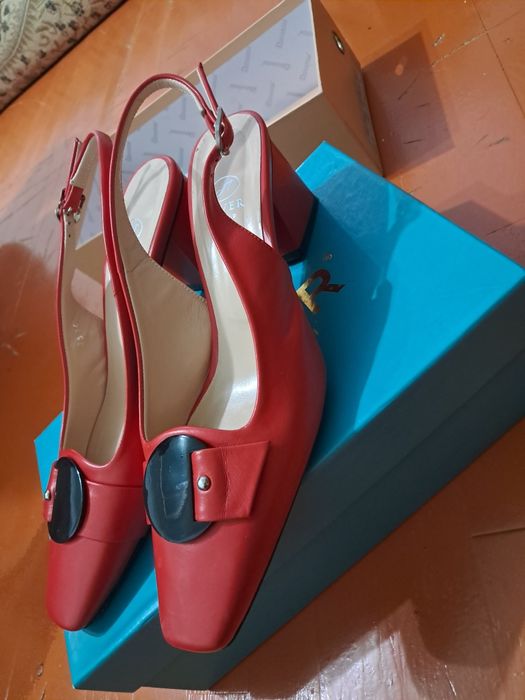 Женская обувь 40