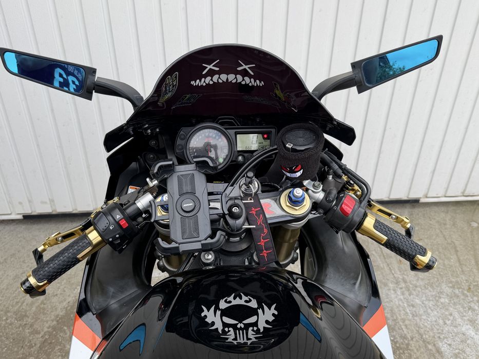 Suzuki GSXR k4 ..