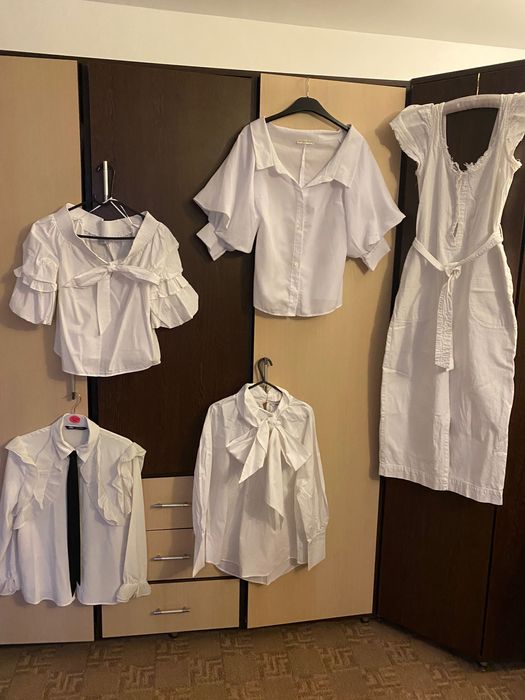 Cămăși albe mărime S 25 lei bucata