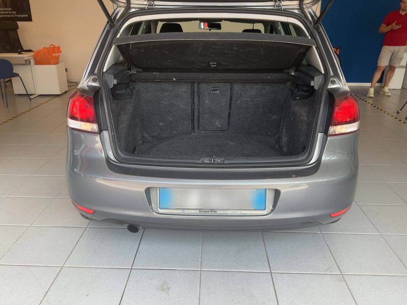 Volkswagen Golf VI 1.6 TDI Highline 2010