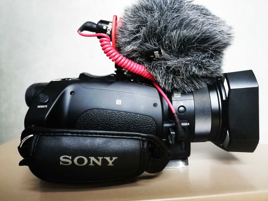Sony FDR-AX700 - Camera video 4K